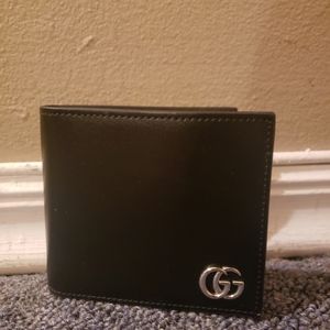 Gucci black silver gg wallet